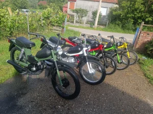 Tomos i sa urednim papirima