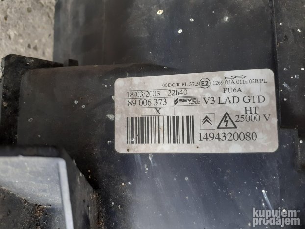 Citroen C8 desni far ksenon