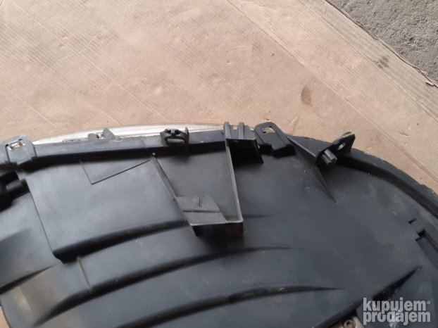 Citroen C8 desni far ksenon