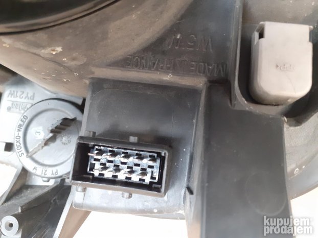 Citroen C8 desni far ksenon