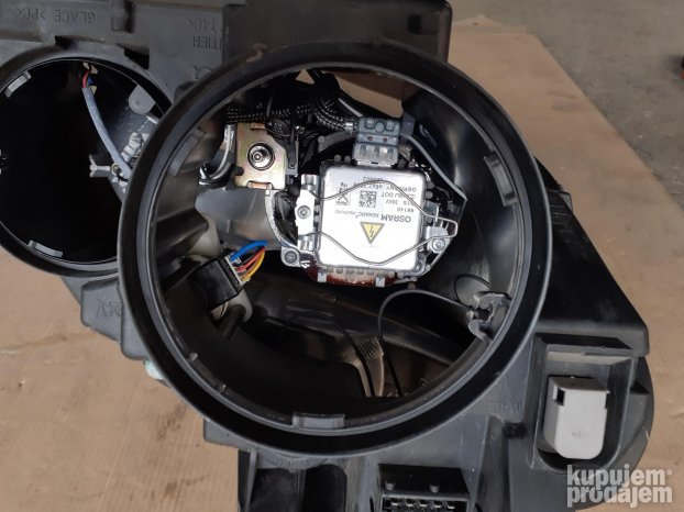 Citroen C8 desni far ksenon