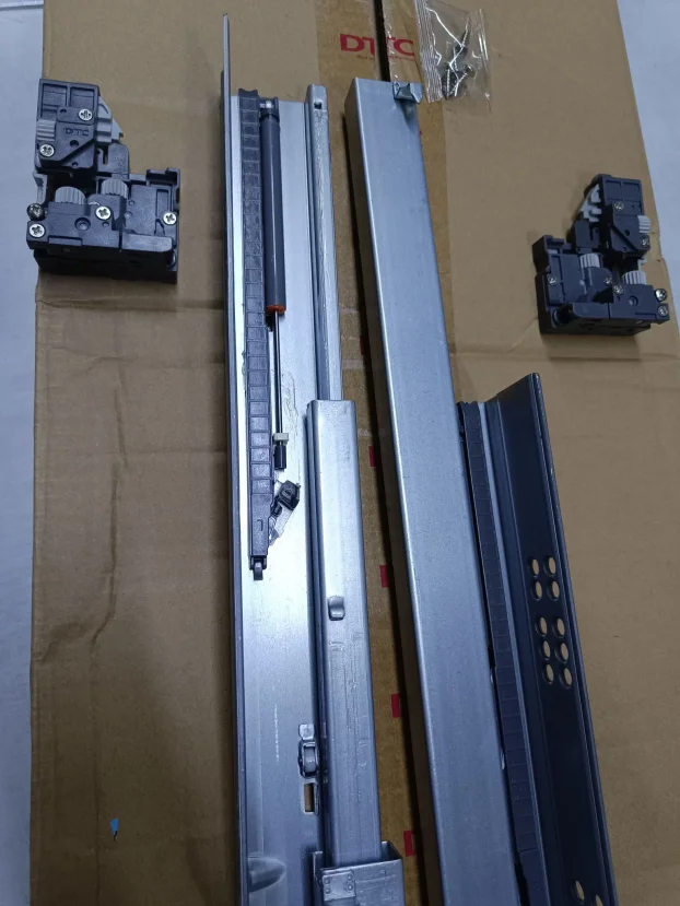 DTC okov - Sarke-Klizaci- okov za namestaj