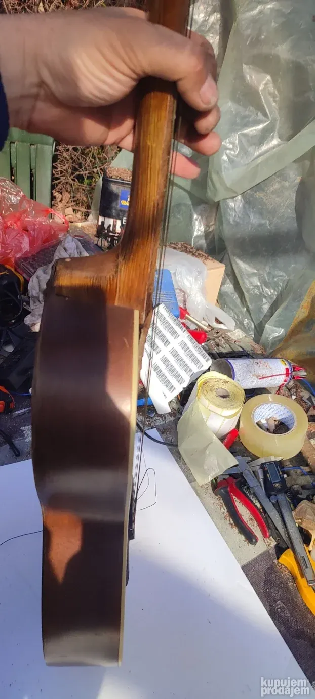 gitara stara akusticna reghin 1980 godina za sredjivanje