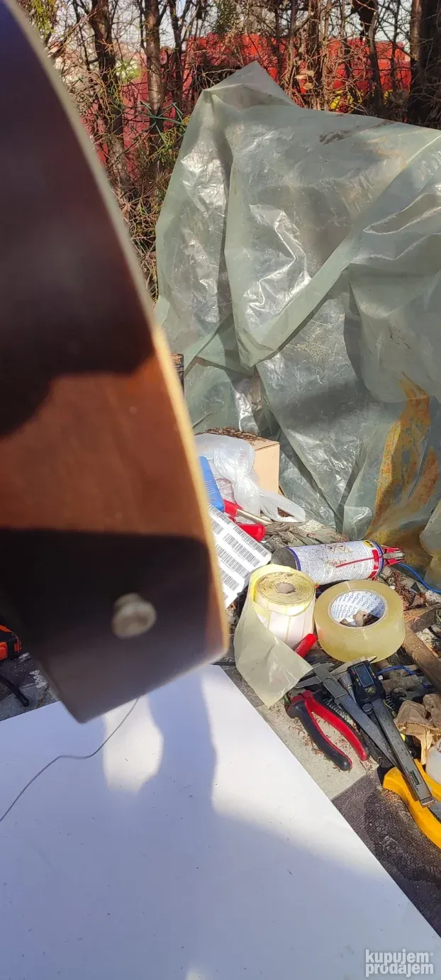 gitara stara akusticna reghin 1980 godina za sredjivanje