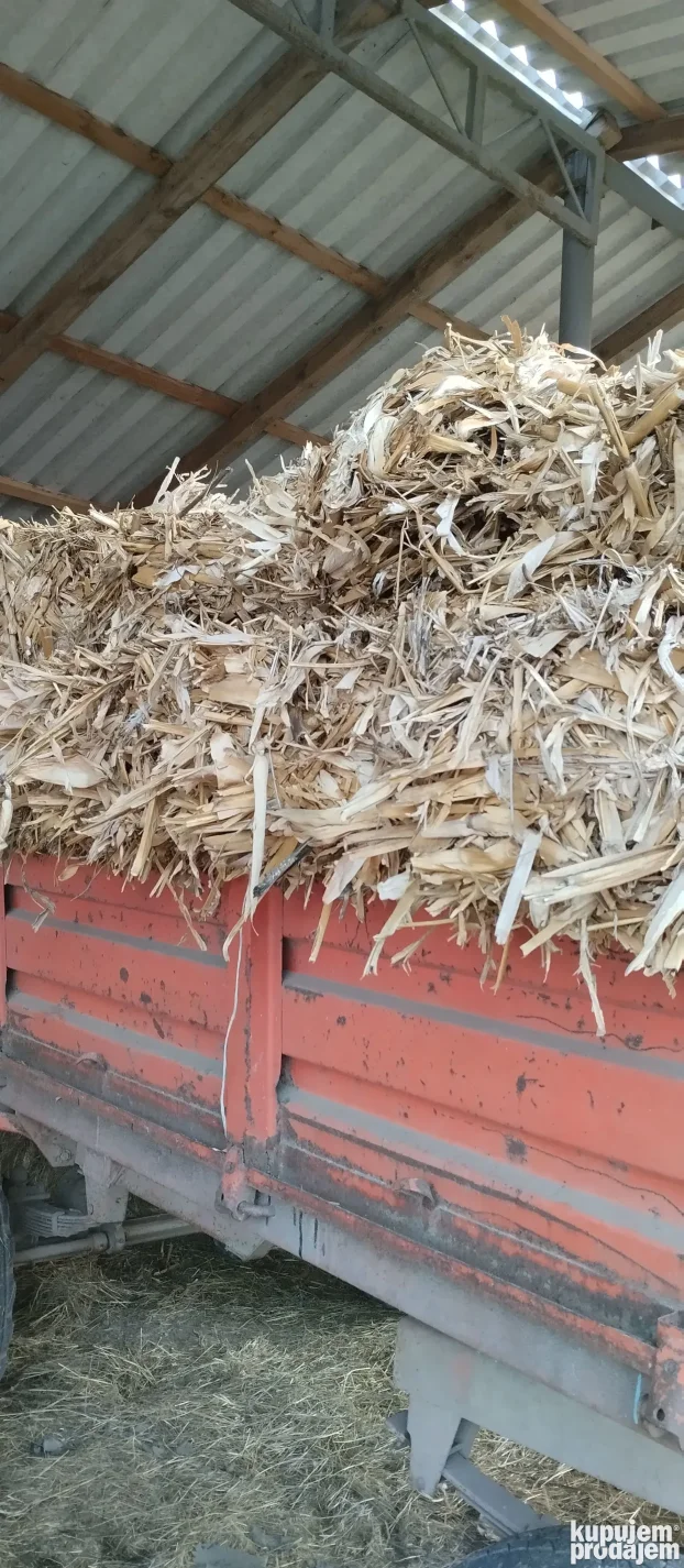 Balirano seno i kukuruzovina