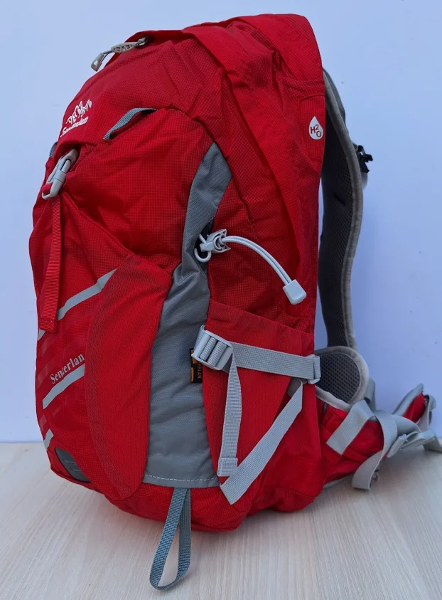 Ranac za planinarenje crveni 35L