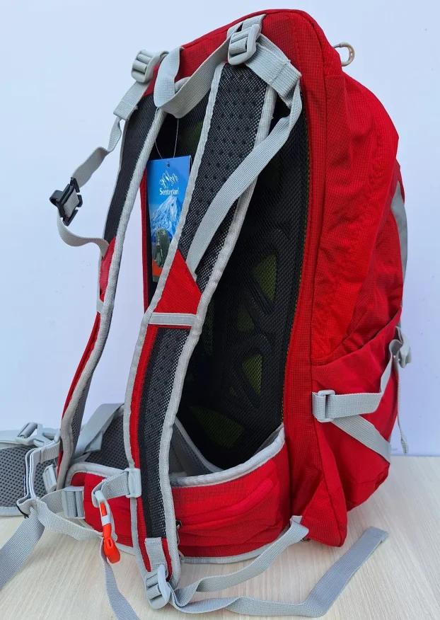 Ranac za planinarenje crveni 35L