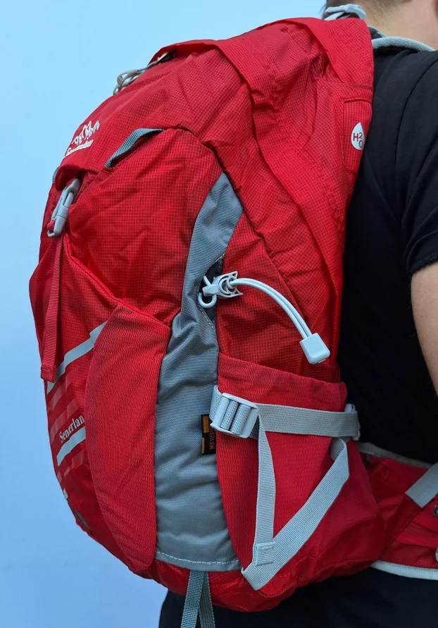 Ranac za planinarenje crveni 35L