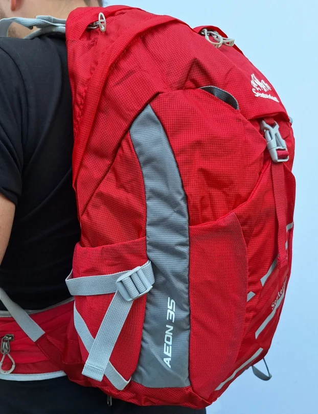 Ranac za planinarenje crveni 35L
