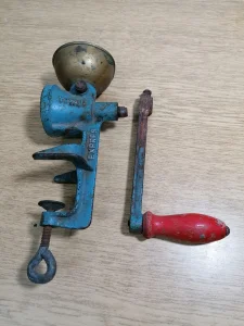 Mlin za mak TITAN (za restauraciju ili ukras)