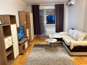 Jednoiposoban,37m2