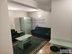 Opština Novi Sad, 0.5 garsonjera, 35 m²