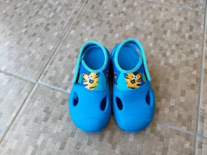 Decathlon sandale za dečaka broj 26 27