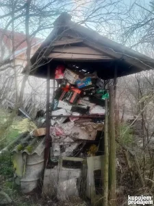 Metalni kos za kukuruz