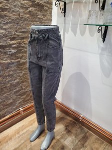 Zenske Farmerke crno/sive duboke velicina 152/158