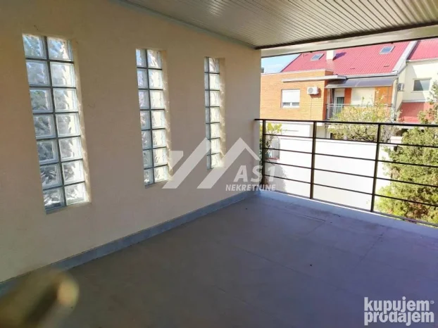 Avijatičarska, Avijatičarsko naselje, 5+ petosobna, 268 m²