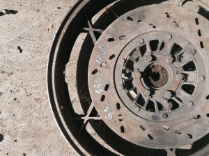 Suzuki GS 550 1100 zadnji tocak disk