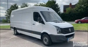 Pomoćni radnik u diskontu pica