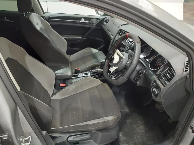 Delovi VW GOLF 7 2013 1.6 Dizel CLHA motor Euro5 R LINE