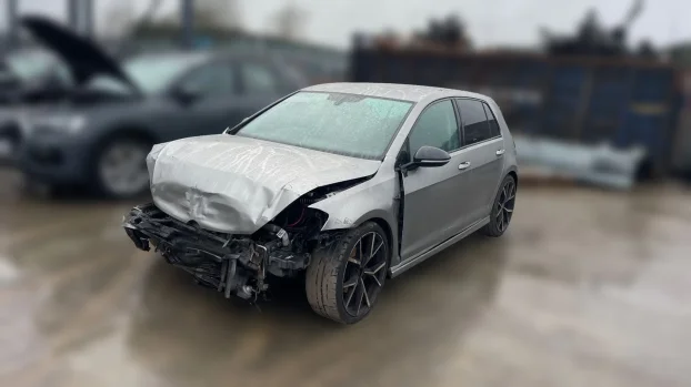 Delovi VW GOLF 7 2013 1.6 Dizel CLHA motor Euro5 R LINE