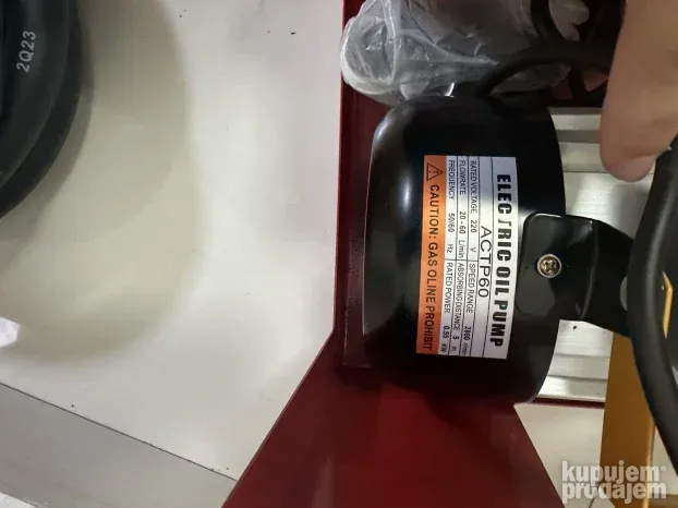 Pretakalica za naftu sa brojcanikom i postoljem komplet