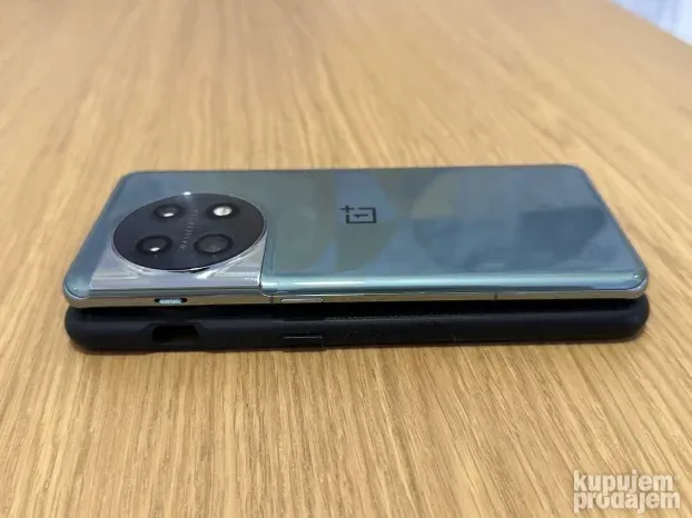 OnePlus 11 5G (128/8Gb)
