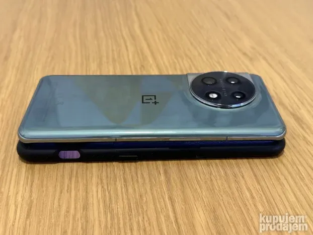 OnePlus 11 5G (128/8Gb)
