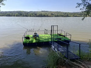 Ponton splav za pecanje