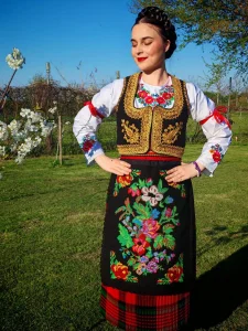 Narodne nosnje, za odrasle i decu