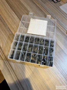 Komplet elektrolitskih kondenzatora Longruner set u kutiji