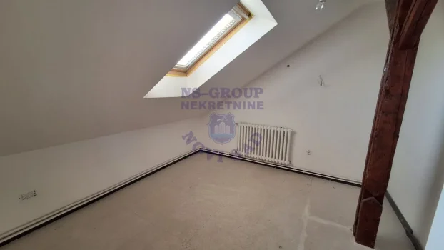 Š-525897, Opština Novi Sad, 4.0 četvorosoban, 105 m²