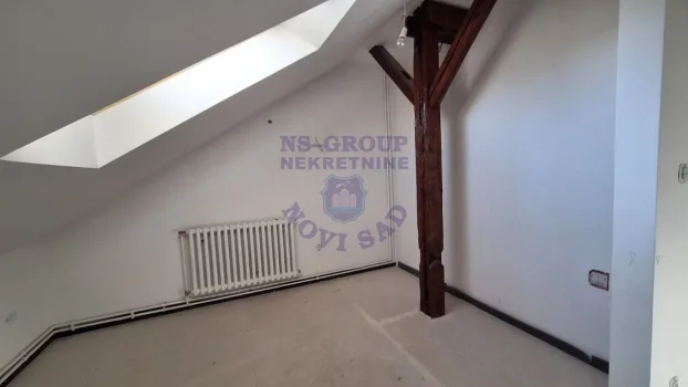 Š-525897, Opština Novi Sad, 4.0 četvorosoban, 105 m²