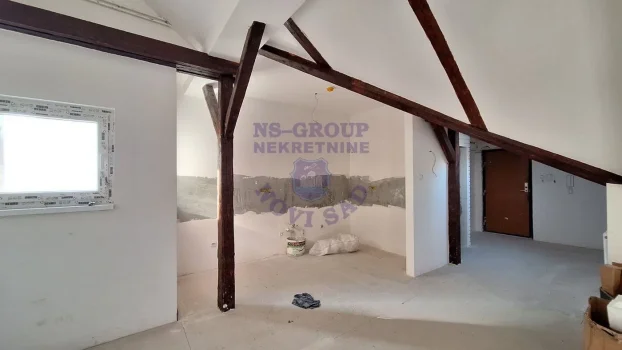 Š-525897, Opština Novi Sad, 4.0 četvorosoban, 105 m²