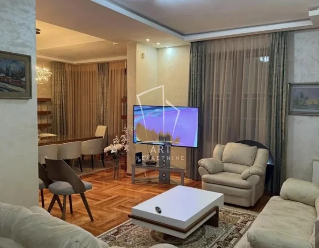 Vaska Pope, Dedinje, 5+ petosobna, 700 m²