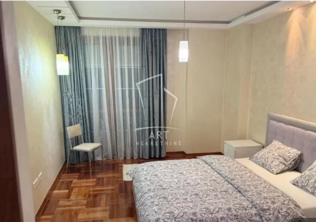 Vaska Pope, Dedinje, 5+ petosobna, 700 m²