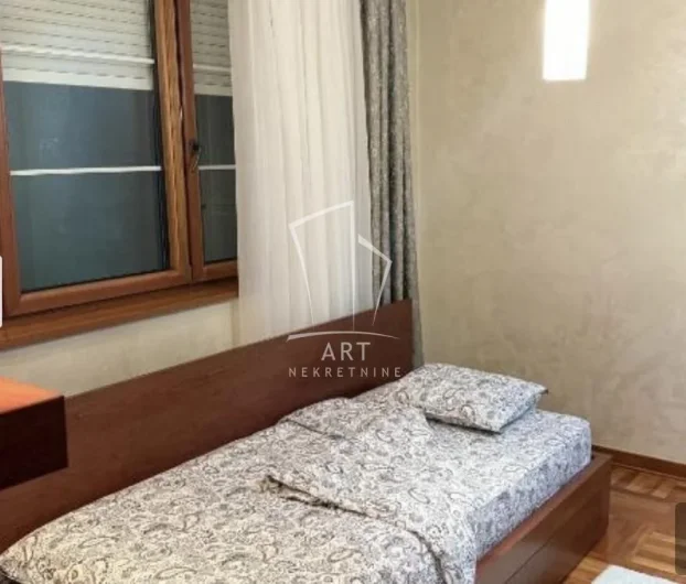 Vaska Pope, Dedinje, 5+ petosobna, 700 m²