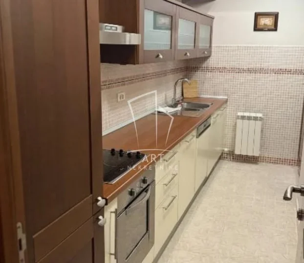 Vaska Pope, Dedinje, 5+ petosobna, 700 m²