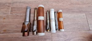 Upustaci sa promenljivom vodjicom