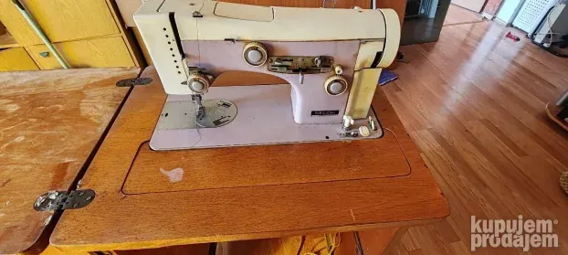 Mašina za šivenje NECCHI