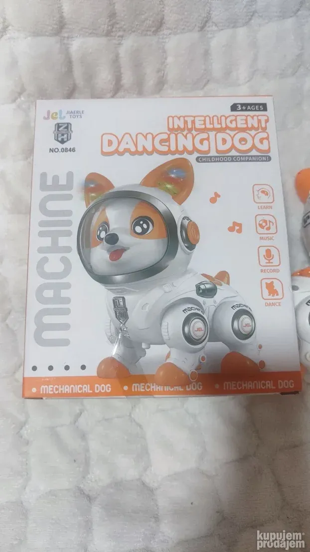 Pas robot koji ponavlja reči