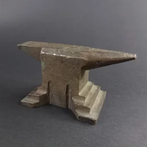 Stari sajdžiski nakovanj