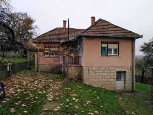 Domacinstvo u Ljigu na 2h gradjevinsko sa vrhunskim pogledom