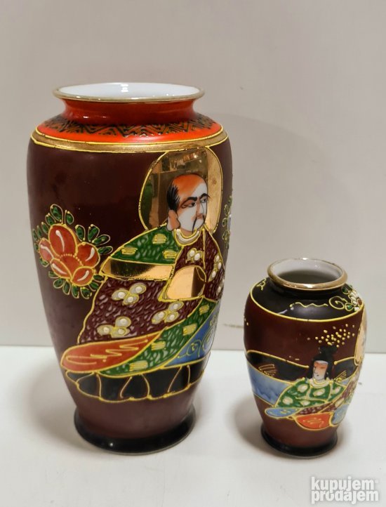 Dve vrhunske stare Japanske oslikane vaze u paru