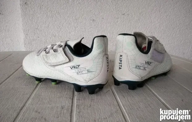 Kopacke Nike 31 broj i Kipsta 32 broj