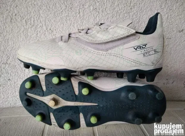 Kopacke Nike 31 broj i Kipsta 32 broj
