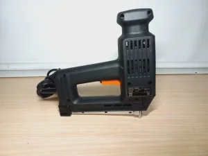 Elektricna klamarica heftalica Black&Decker, uvoz Svajcarska