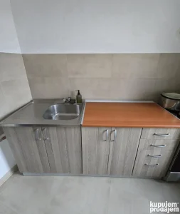 Kuhinjski elementi (170e) + bojler (80e) + baterija-slavina