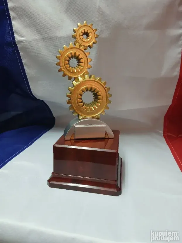 Univerzalni trofej široke namene