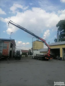 kamion sa kranom