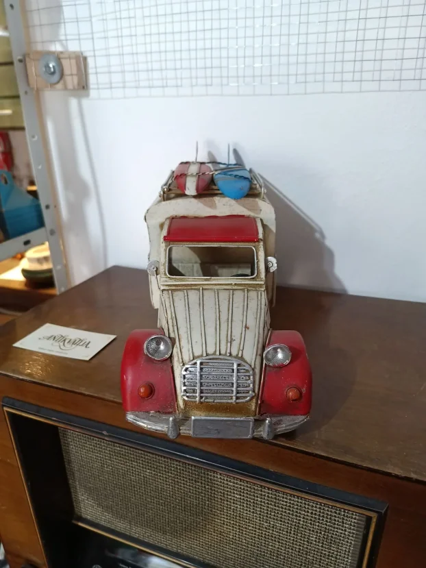 Metalni dekorativni Citroen 2CV Box Duck